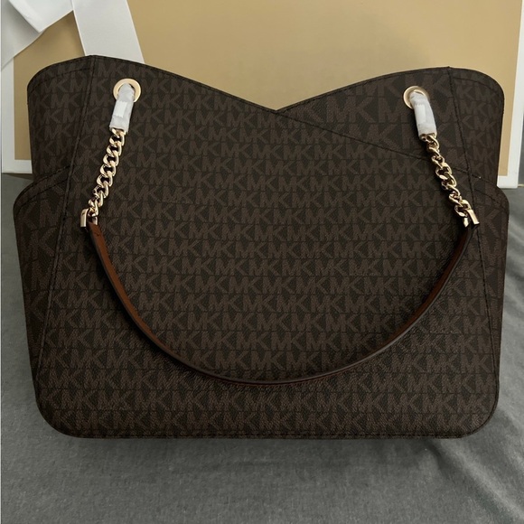 Michael Michael Kors Signature Jet Set Travel Large Chain Shoulder Tote - Picture 3 of 4